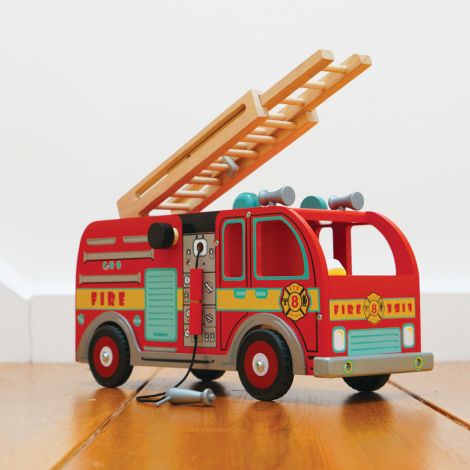 Le Toy Van Feuerwehrauto mit Zubehör 